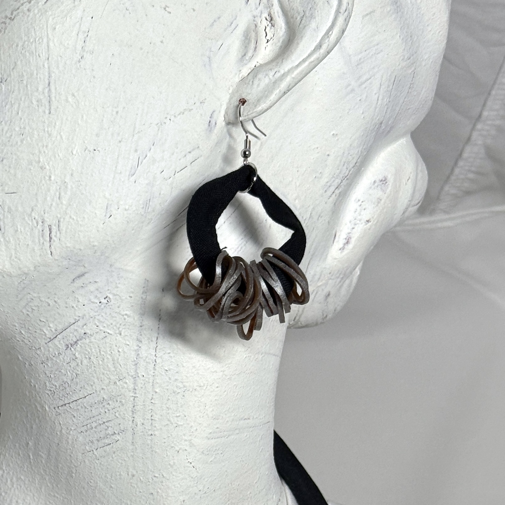 Hoops with Small Bands - Image 5