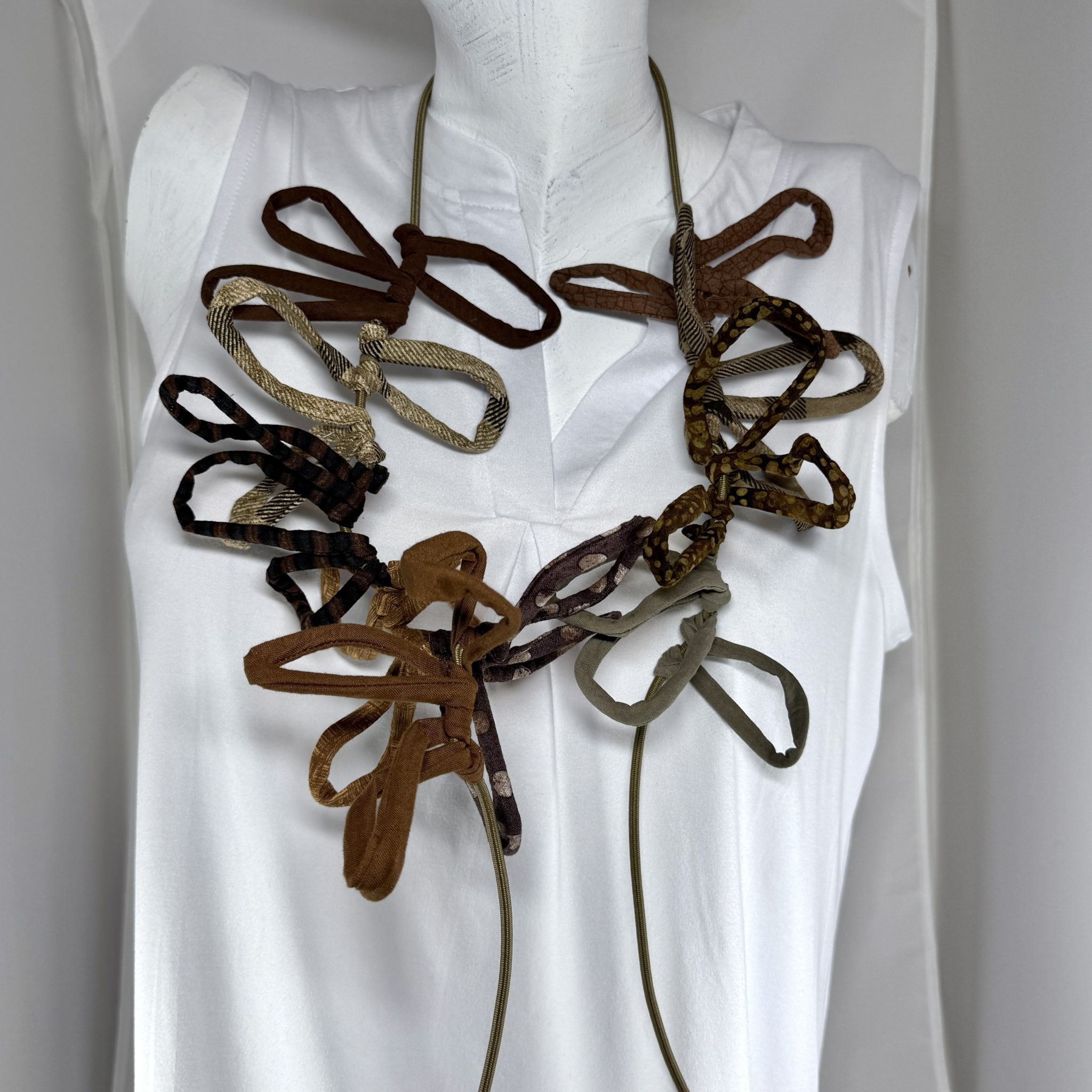 NEW! Fiddlehead Boa - Image 4