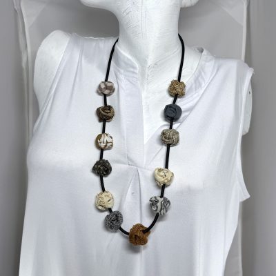Large Rosebuds Slider - Image 2